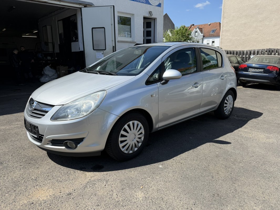 Opel Corsa D Innovation *Fahrradträger *Klima *TÜVNeu